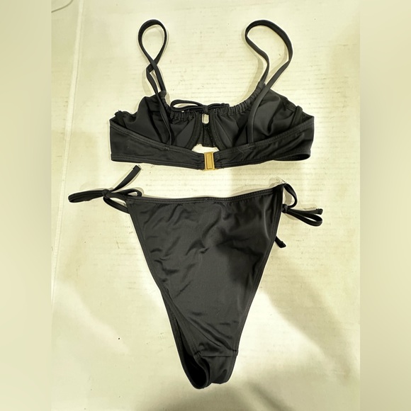 Follow  suit black bikini - Picture 2 of 3